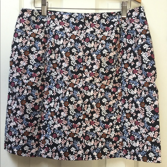 LOFT Petite Floral Lacy Pocket Shift Skirt - Picture 2 of 4